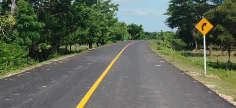 Entrega de la via Cascajal – La Pascuala en Magangue Bolivar