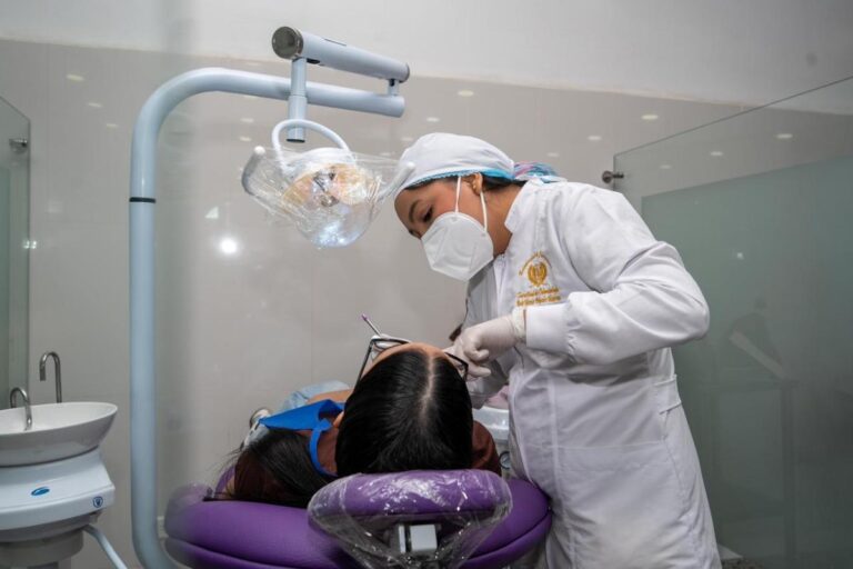 Inauguracion de servicio de ultima tecnologia en la Clinica Odontologica