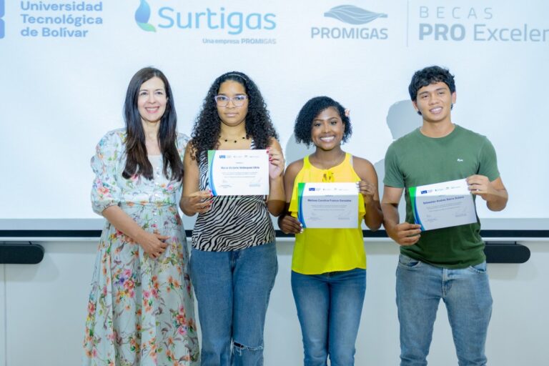 Beneficiarios de las Becas Pro Excelencia 2025 de Surtigas dan