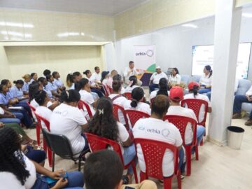 Compromiso por la transparencia y el desarrollo entre empresas y