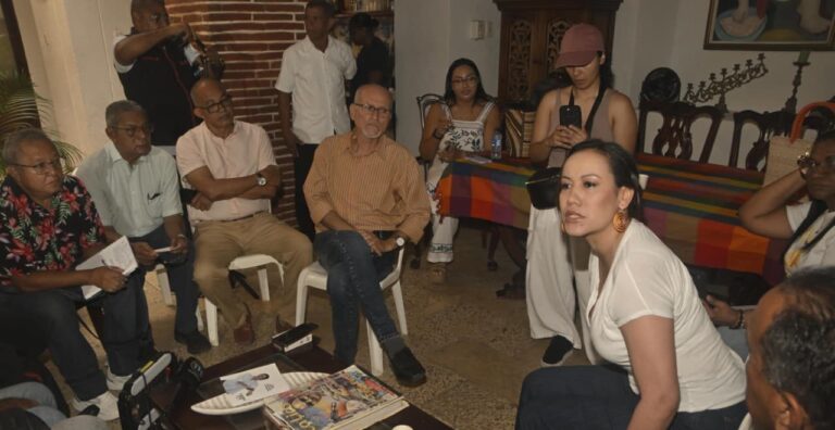 Estoy lista para que me ayuden con las maletas y