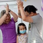 Pelucas oncologicas de Ecuador alegraron a ninos de la Fundacion