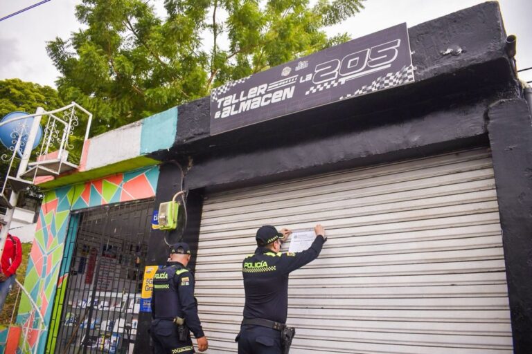 Temporalmente cierran taller de motocicletas en el barrio Piedra de