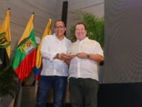 UniCartagena otorga reconocimiento a Aguas de Cartagena por sus 30