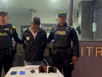 Adulto y menor de edad procesados por robo en un