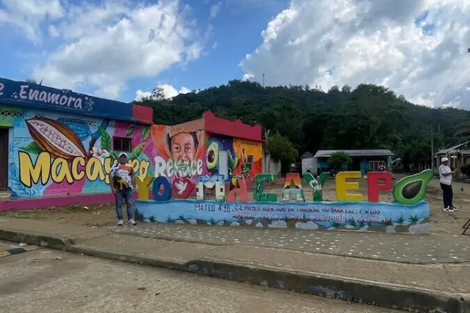 En Macayepo, autoridades y la comunidad se congregan en una celebración de pinceles y recuerdos