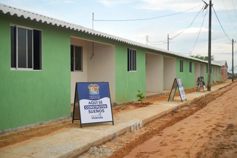 En San Pablo Bolivar la Gobernacion entrega viviendas en el proyecto