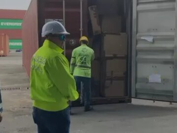 Incaudan contenedores con mercancia falsificada en el muelle de Cartagena