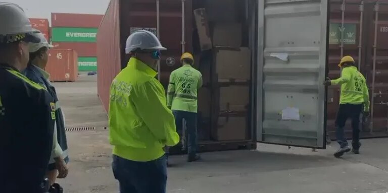 Incaudan contenedores con mercancía falsificada en el muelle de Cartagena