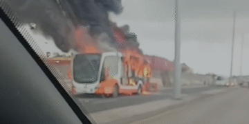 Incendio en Transcaribe Un bus ardio en plena Avenida Santander