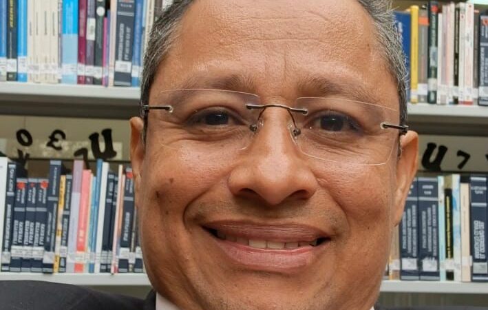 Luis Fernando López asume el cargo de asesor en el despacho del Ministro de Hacienda y Crédito Público.