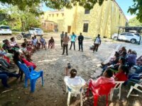 Mujeres jefas de familia impulsan la venta de productos pesqueros