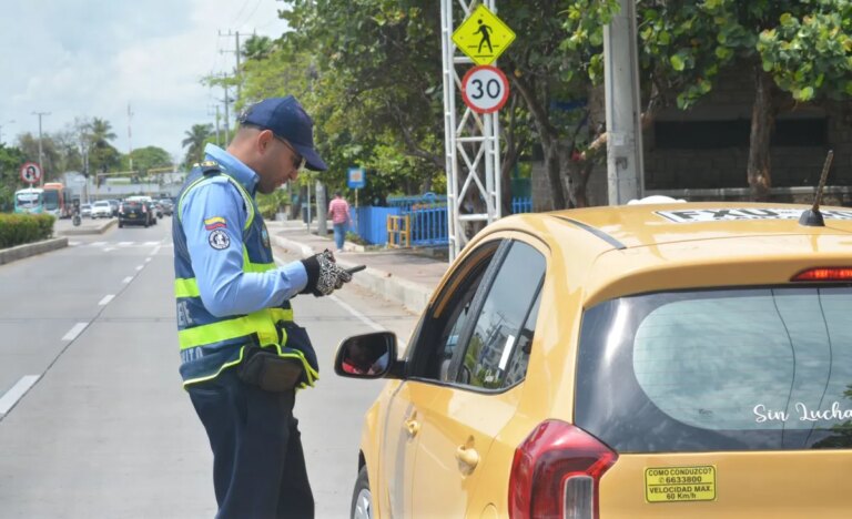 Alcaldia de Cartagena establece linea para regular a los taxistas