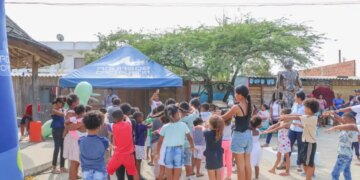 Comedor escultura y aguinaldos regalos de Aguas de Cartagena a