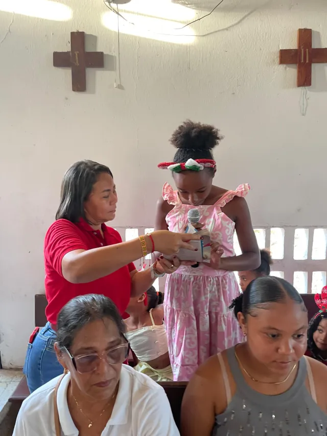 Con pesebre en vivo y cenas navidenas Yolanda Wong sigue