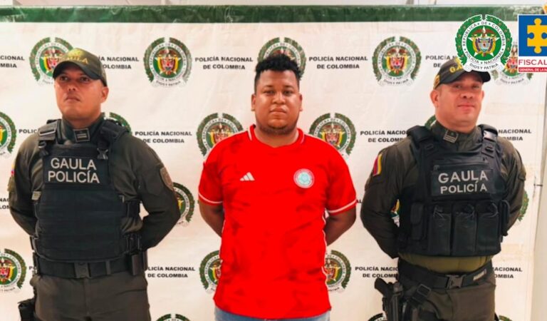 Cuatro delincuentes encarcelados en Cartagena por robar pertenencias a extranjeros a través de citas por internet.