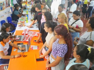 En la Feria Universitaria la Secretaria de Educacion presenta la