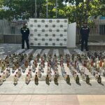 Incautacion de licor y cigarrillos de contrabando por parte de