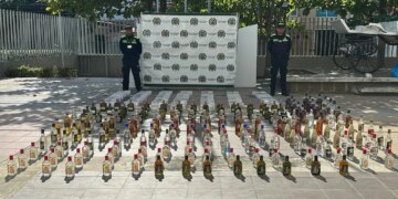 Incautacion de licor y cigarrillos de contrabando por parte de