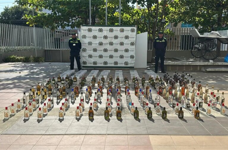 Incautacion de licor y cigarrillos de contrabando por parte de