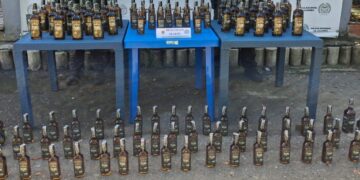 Incautan licor de contrabando destinado a la venta en Cartagena