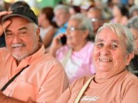 Tres millones de personas mayores comienzan a recibir el bono