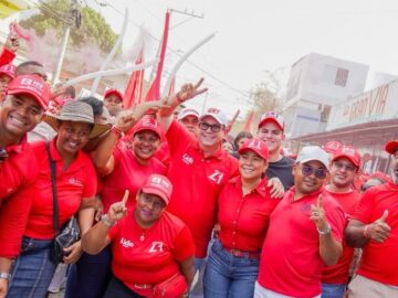 1768796131 Yolanda Wong y Lidio Garcia en Pozon y Olaya Herrera