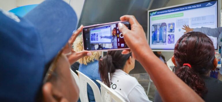 Aguas de Cartagena formo a lideres en el uso de