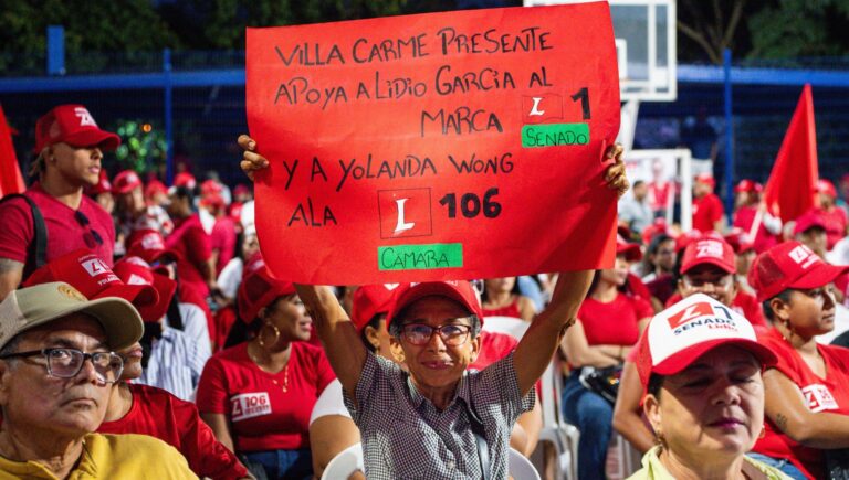 Alegoria de alegria y esperanza Yolanda Wong retrata los barrios