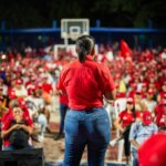 En los barrios de Los Calamares la candidata Yolanda Wong