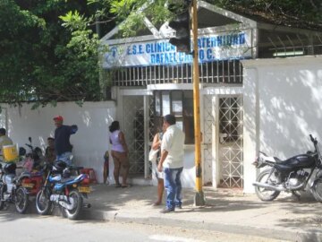 Gobernacion efectua un abono millonario por deuda en la Clinica