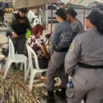 Guardia Ambiental forma a vendedores en Cerro la Popa durante
