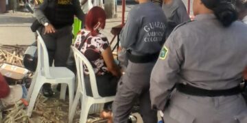 Guardia Ambiental forma a vendedores en Cerro la Popa durante