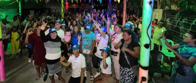 Juliana Aray recorrio los municipios de la Linea