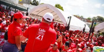 La exitosa pareja del Partido Liberal llego a Nuevo Chile