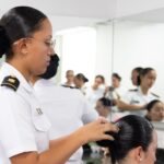 Mujeres comienzan su era como oficiales en la infanteria de. En Cartagena Bolivar POR PRIMERA VEZ MUJERES INGRESAN A LA ESCUELA NAVAL PARA