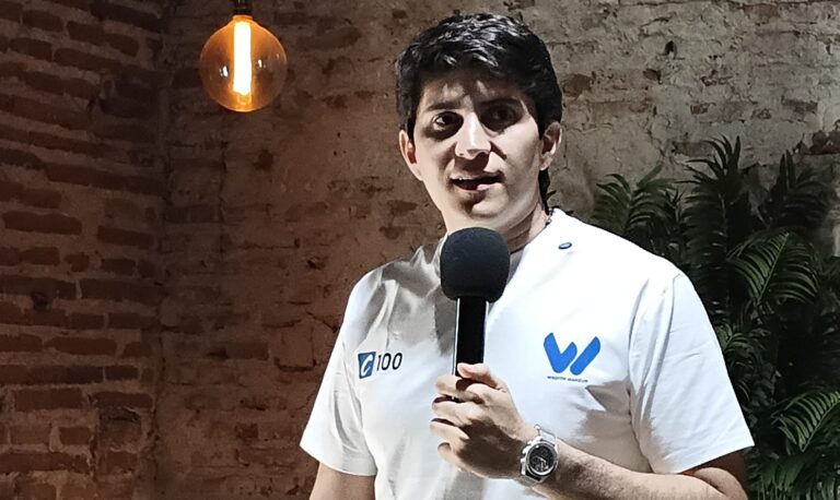 Ni Uribe ni Petro El pais requiere un cambio segun