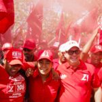 Nuevo Chile pinta sus calles de rojo con la visita