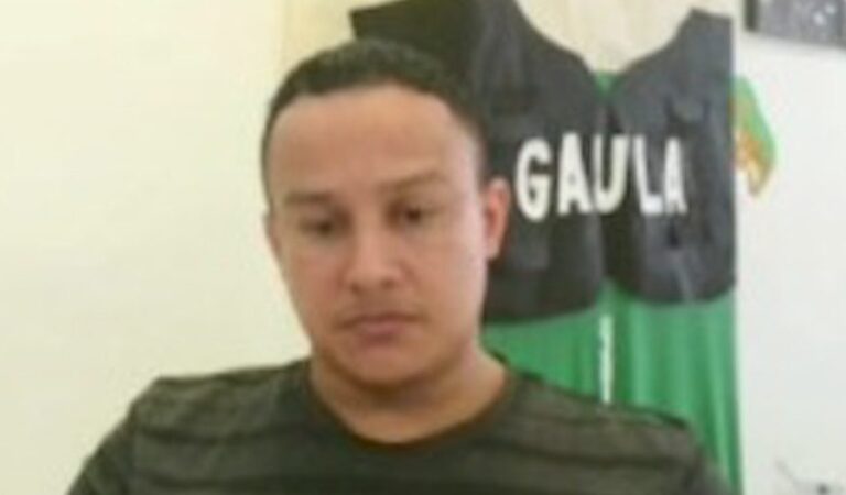 Subintendente judicializado por supuestamente exigir $600.000 a una auxiliar de la institución.