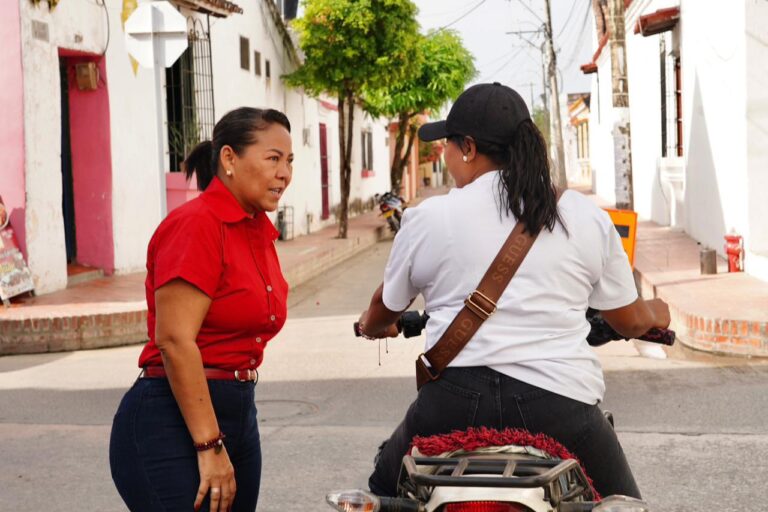 Yolanda Wong prosigue su recorrido por el departamento La Agenda