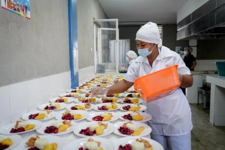 El Programa de Alimentacion Escolar en Bolivar logra una cobertura