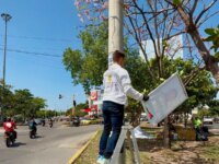 Eliminan propaganda politica colocada de forma irregular en diversas areas