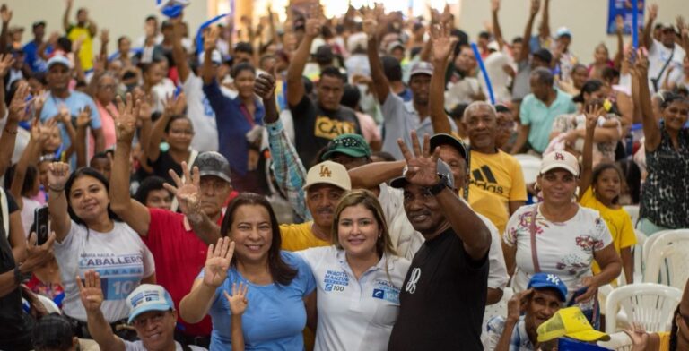 Gran concentracion politica liderada por Maria Paula Caballero candidata a