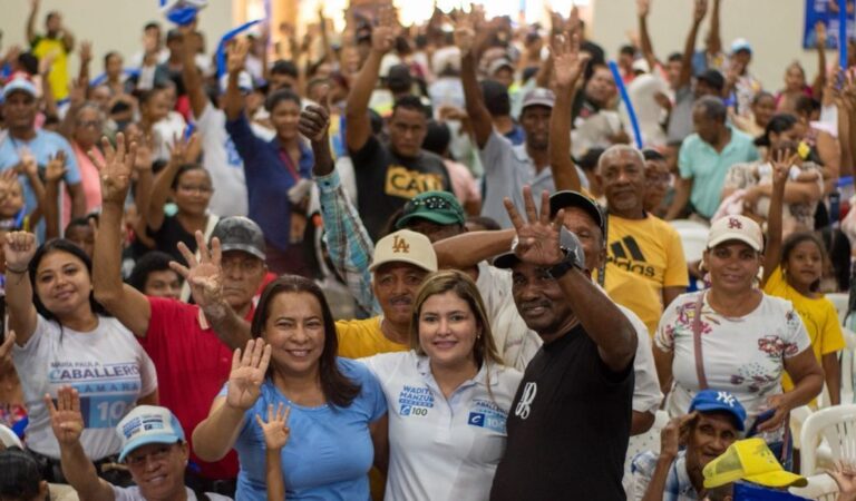 Gran concentración política liderada por María Paula Caballero, candidata a la Cámara en Arjona.