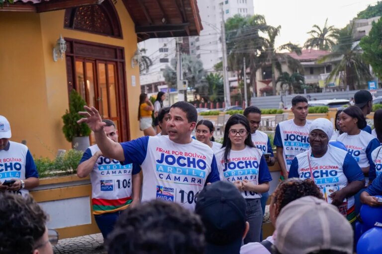 Jocho Ardila lleva a cabo caravanas barriales junto a jovenes
