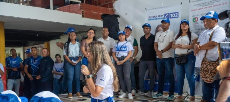 Juliana Aray afirma Bolivar cuenta con quien le defienda