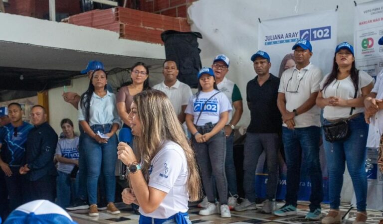 Juliana Aray afirma: Bolívar cuenta con quien le defienda.