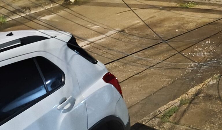 La caída de postes de telefonía deja incomunicado al sector 20 de Julio en Daniel Lemaitre