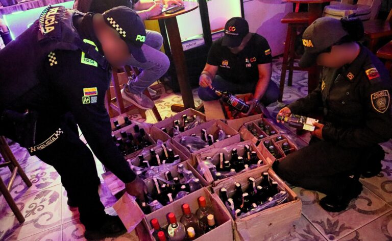 Mas de 150 botellas de licor ilegal confiscadas en el