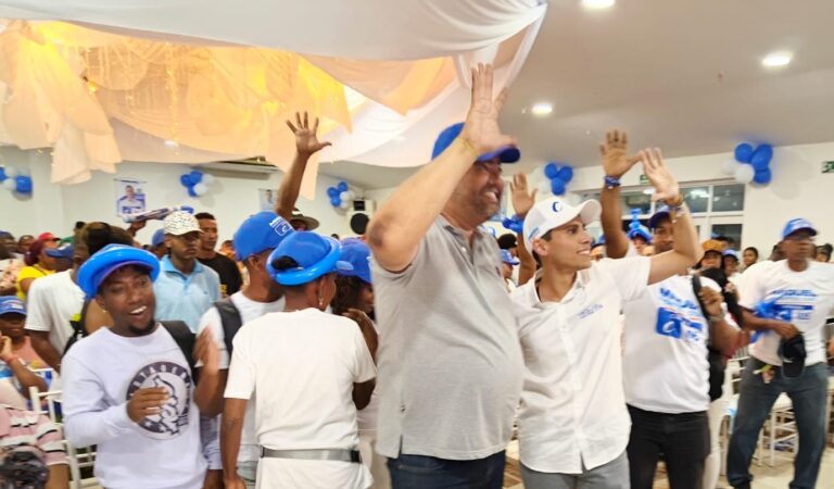 Miguel Montes Curi invoca su juventud para atraer el apoyo de los estudiantes.